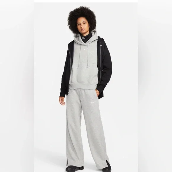 Nike Sportswear Phoenix
Fleece High-Waisted
Wide-Leg Sweatpants - Picture 4 of 14